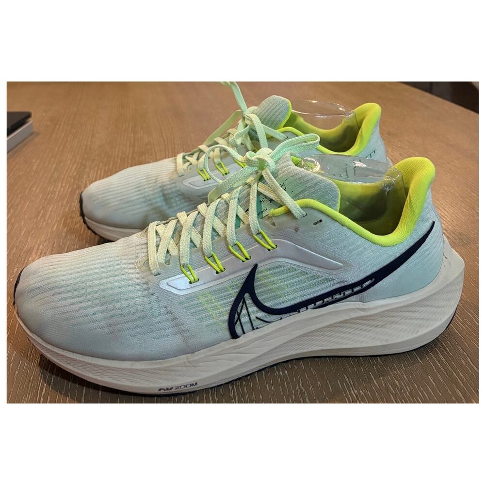 Nike Air Zoom Pegasus 39 Sneakers Men 12 Barely Green Volt Shoes Low DH4071-301